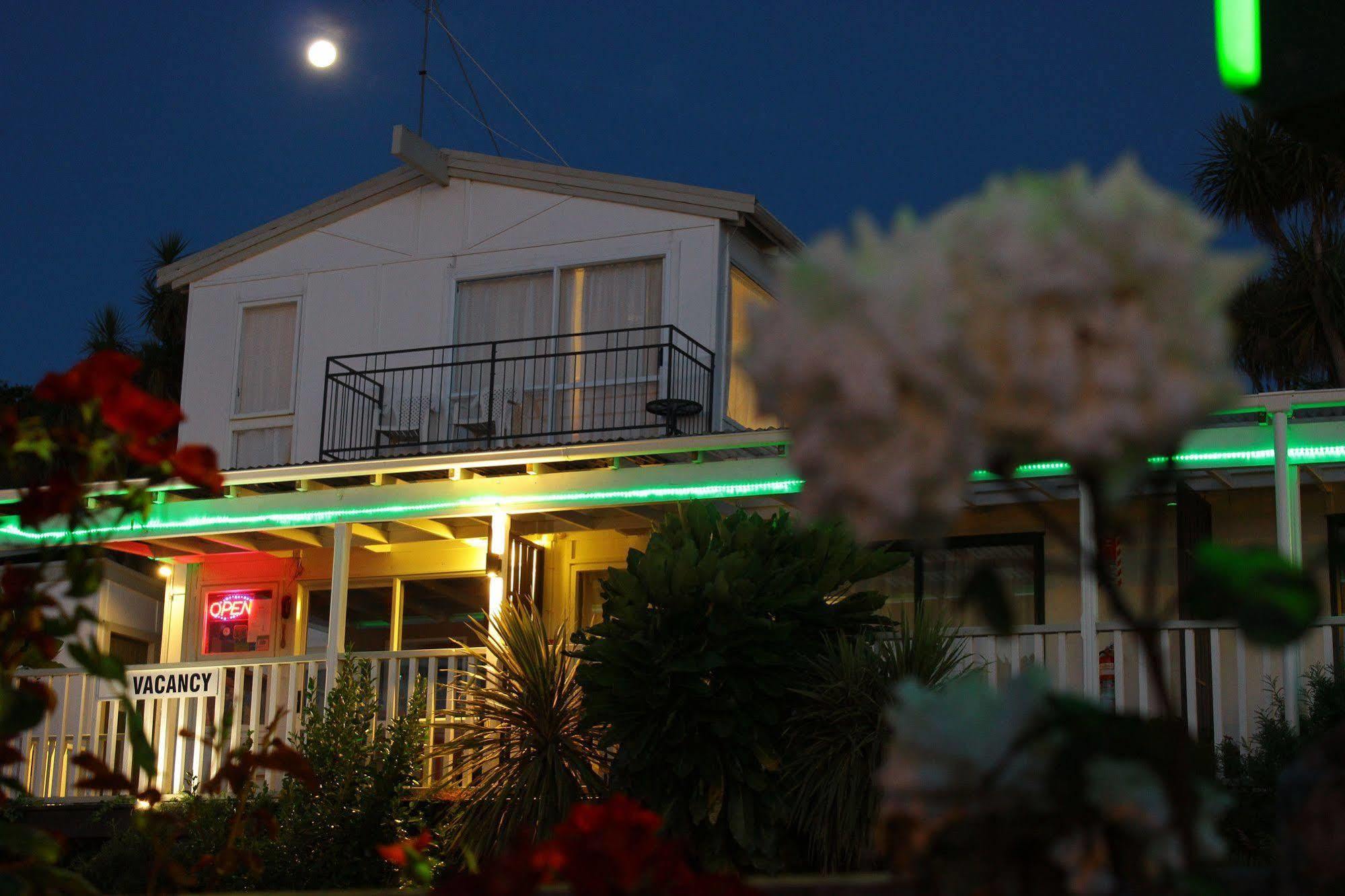 Te Awa Motel Уонгануи Экстерьер фото